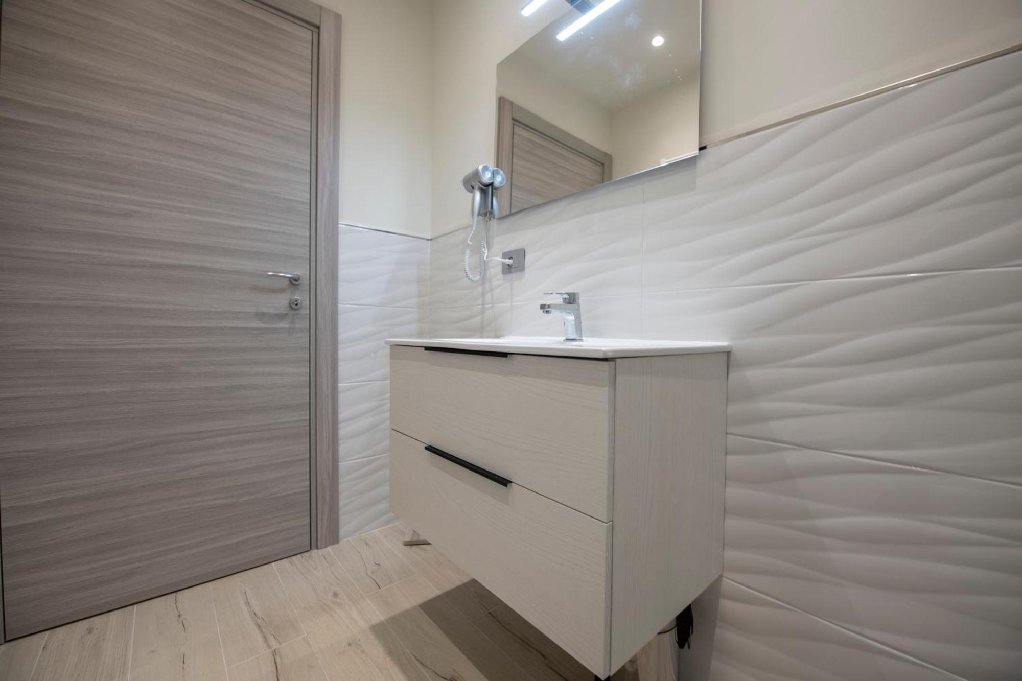 243B - Appartamento Mignon - Sara Home Chiavari, 200Metri Dal Mare Eksteriør billede